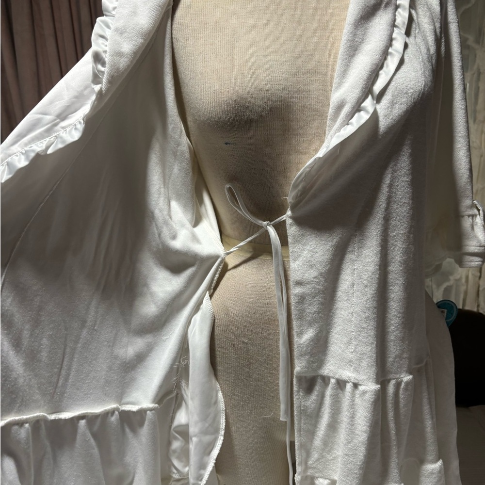 Betsey Johnson Cream Ruffle Robe - Picture 9 of 12